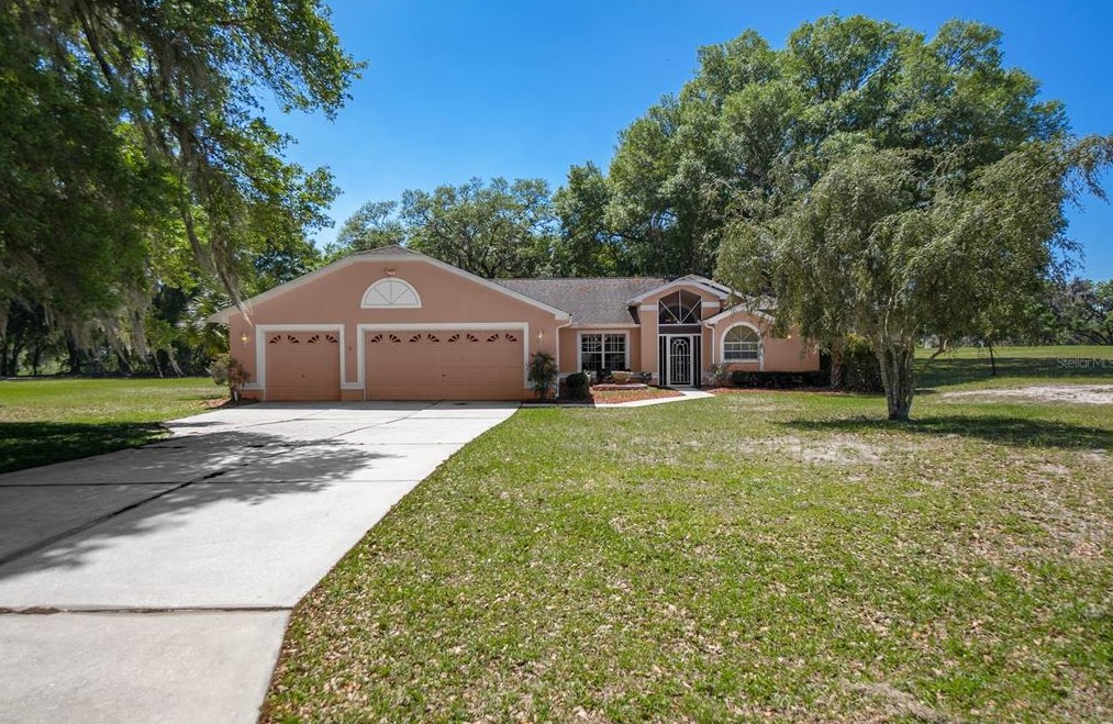 9024 Sweetwater Dr, Inverness, FL 34450-7376