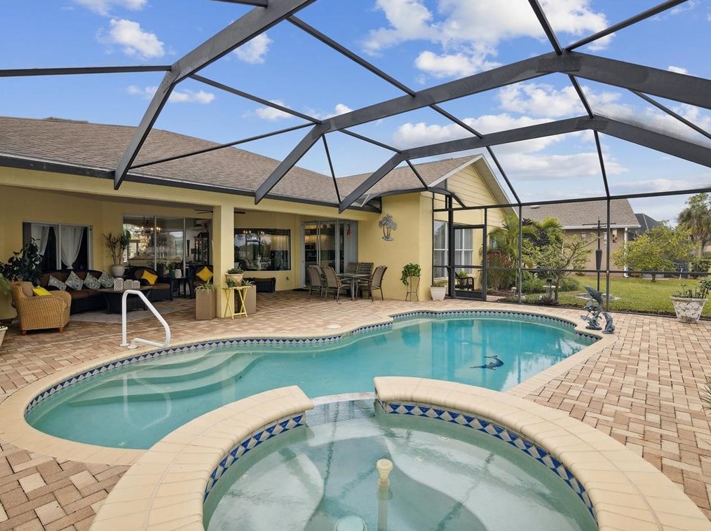 18642 Fairway Green Dr, Port Richey, FL 34667-5708
