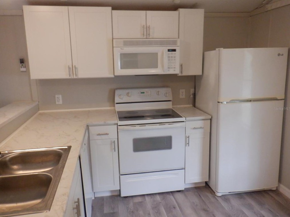 9401 Lake Dr, New Port Richey, FL 34654