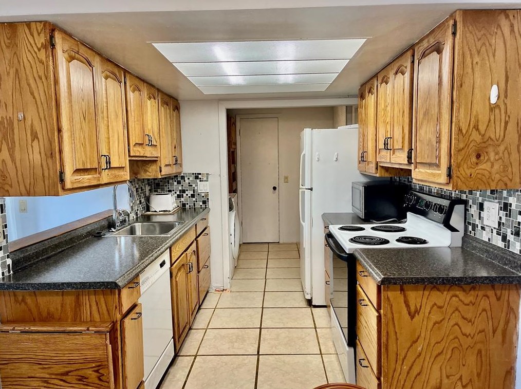 6927 Tierra Verde St, Port Richey, FL 34668-7502