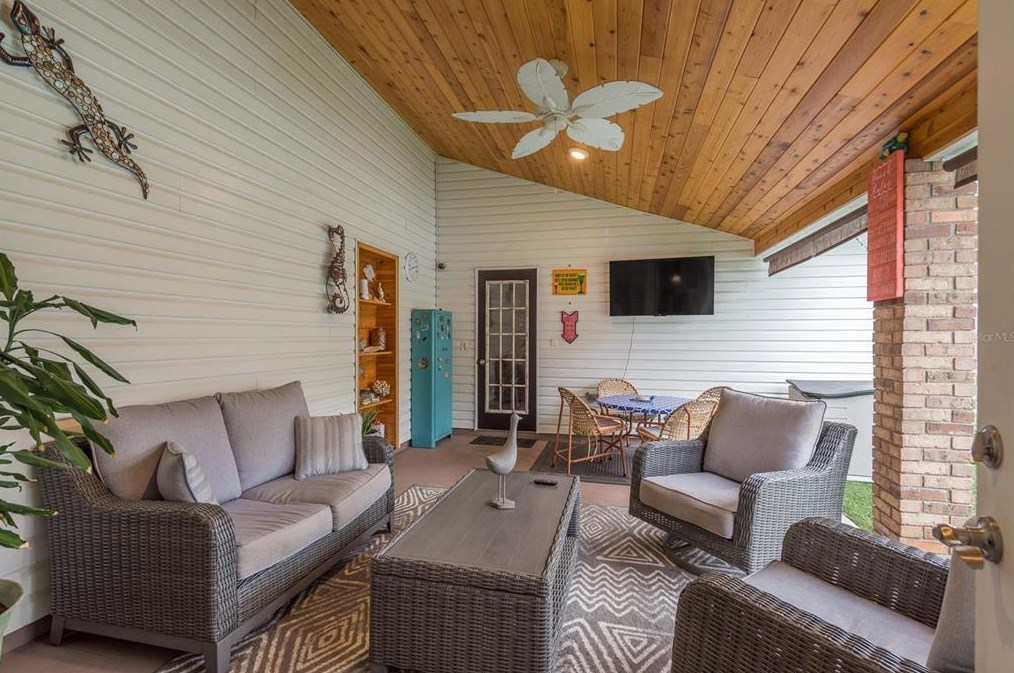 13411 Canton Ave, Port Richey FL  34669-1842 exterior