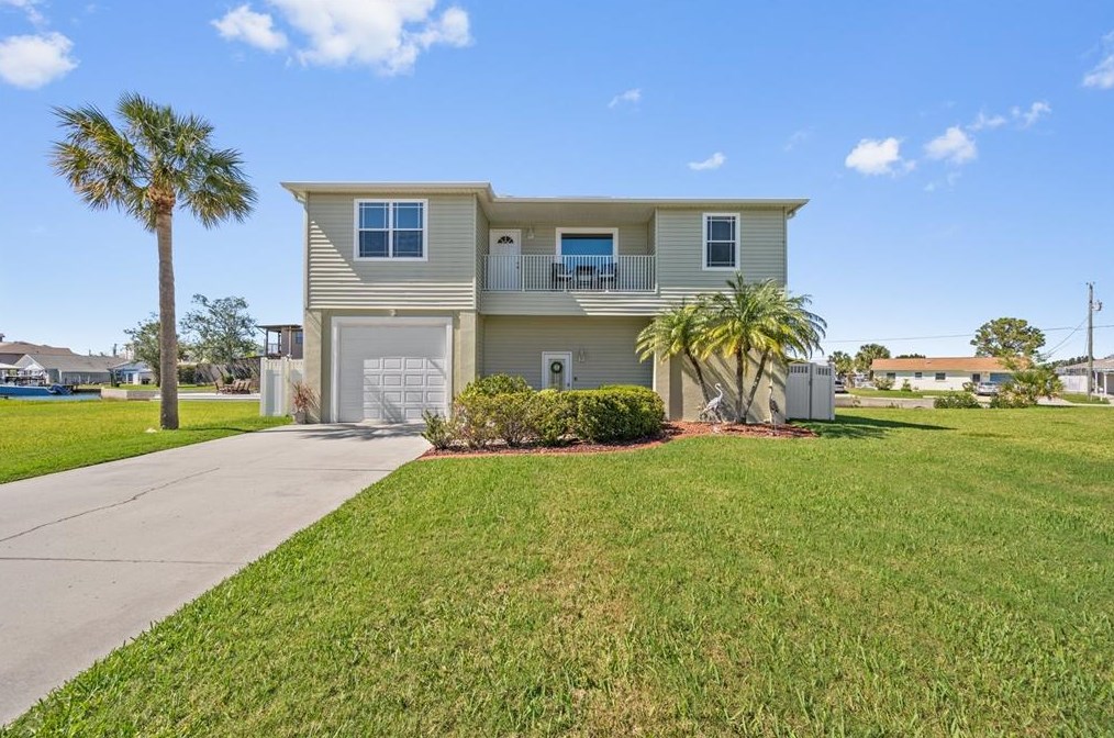 6505 Yvette Dr, Port Richey, FL 34667-1351