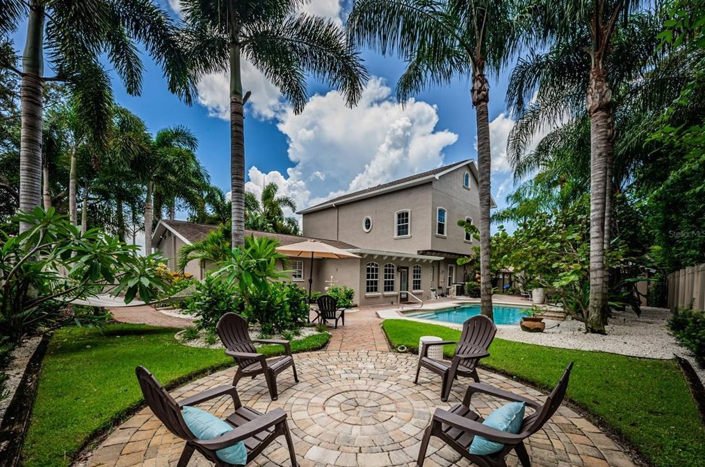 1004 Jamaica Way, Tarpon Springs, FL 34689-2807