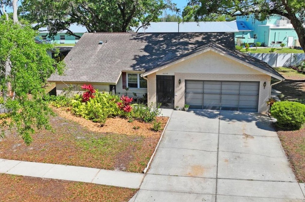 8649 White Springs Dr, New Port Richey, FL 34655-2913