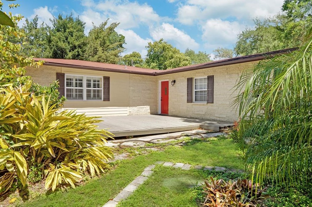 14705 Carnation Dr, Tampa, FL 33613-1807