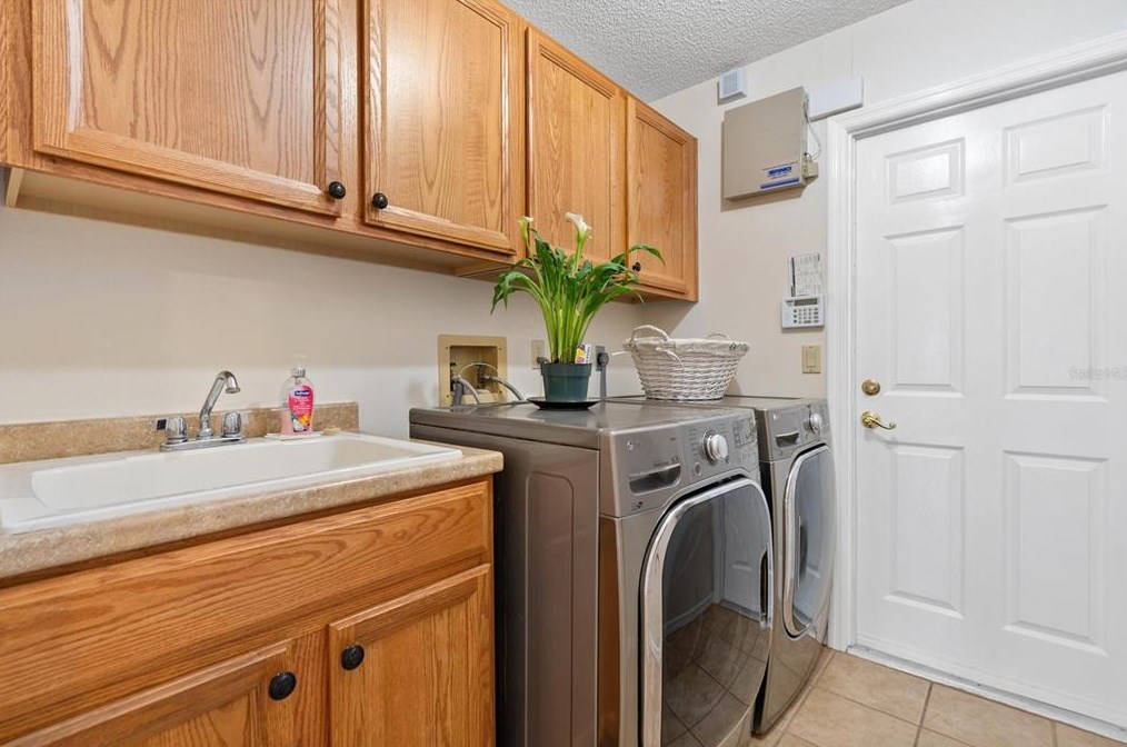 5400 Los Palos Dr, New Port Richey FL 34655-1268 exterior