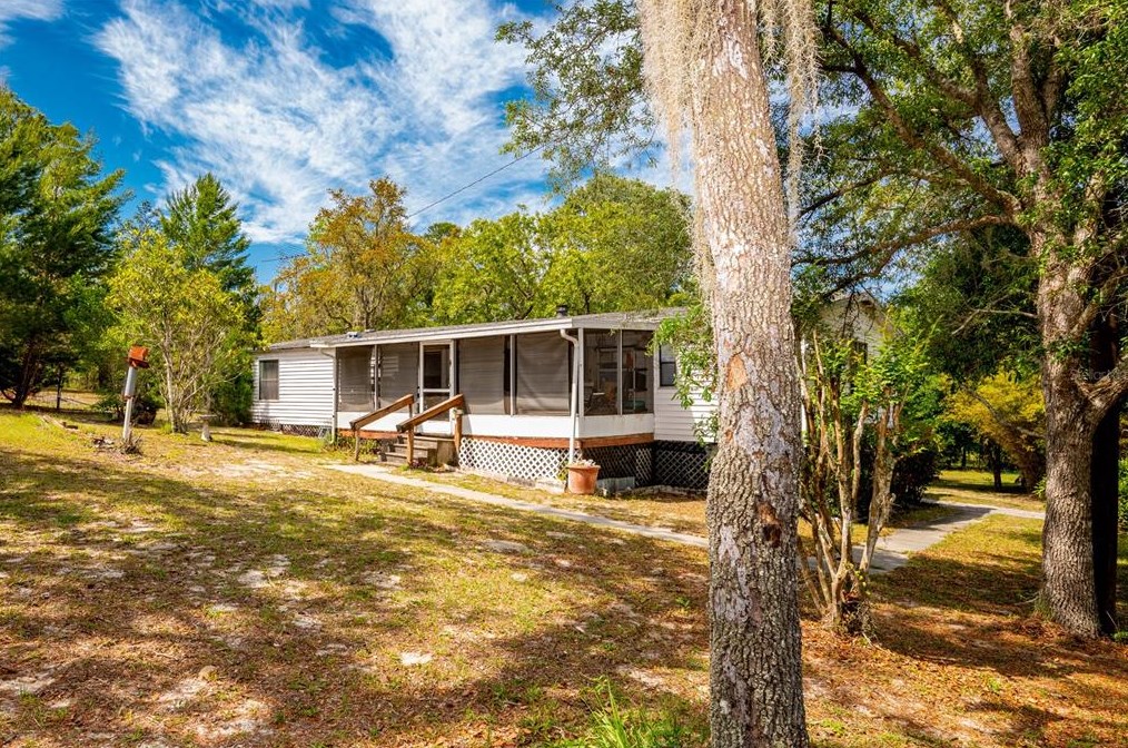 16231 Pawnee Dr, Brooksville, FL 34601-4220