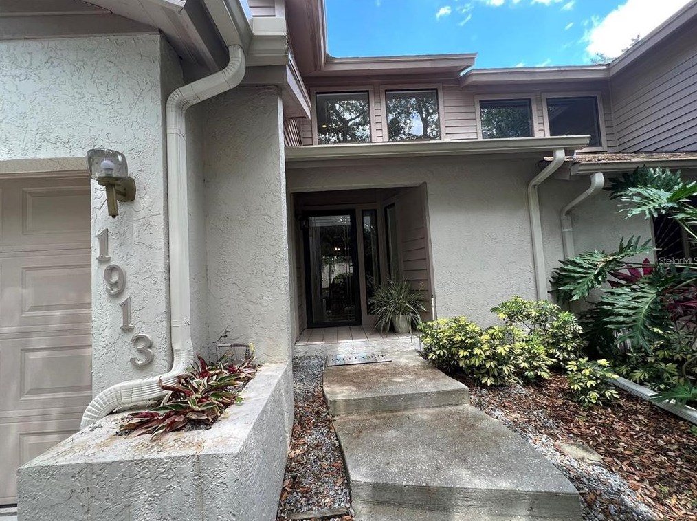 1913 Whispering Way, Tarpon Springs, FL 34689-5856