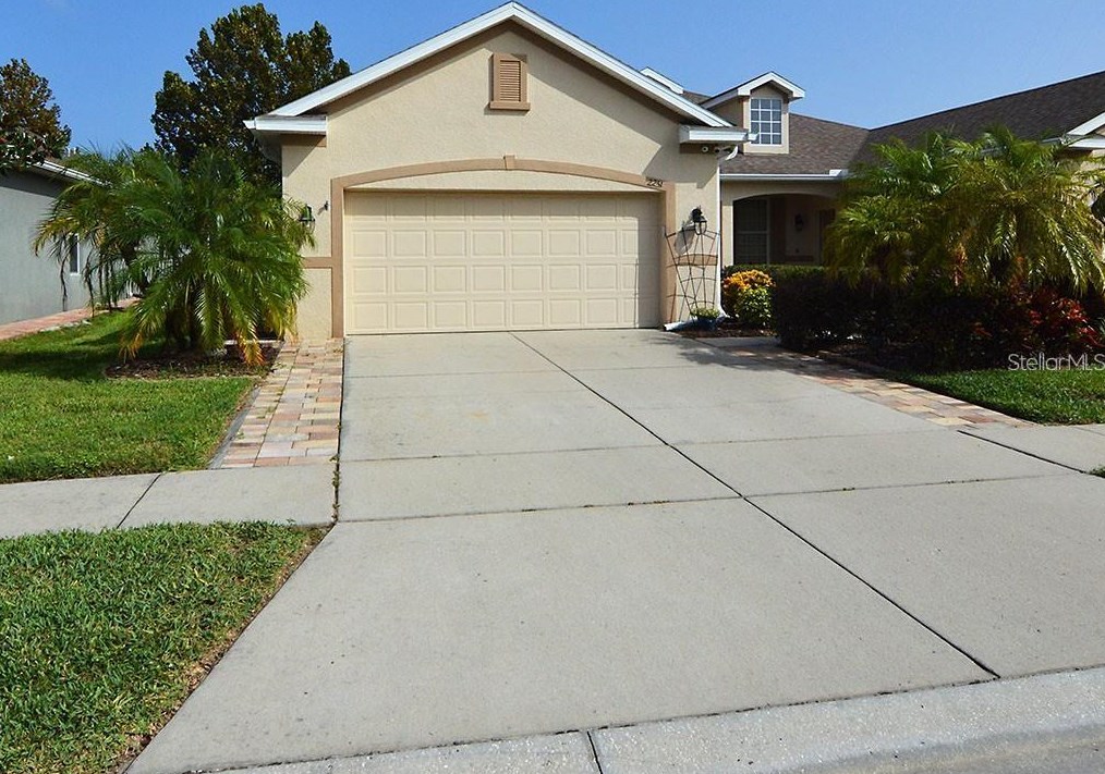 2251 Parrot Fish Dr, Tarpon Springs, FL 34691