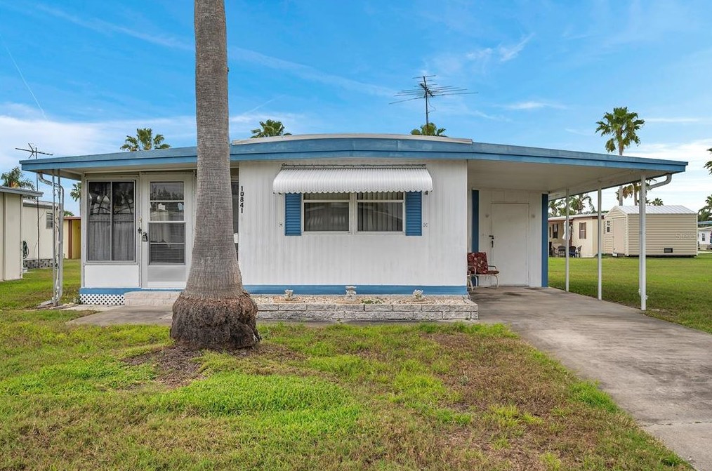 10841 Congressional Dr, Port Richey, FL 34668