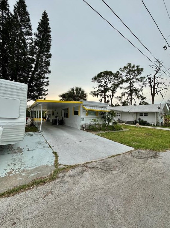 6957 Edgewater Dr, New Port Richey, FL 34652