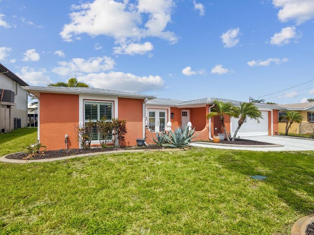 13541 Maria Dr, Port Richey, FL 34667-4520