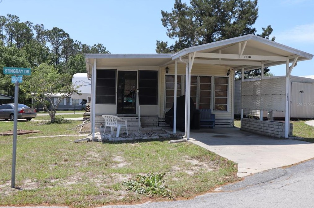 9330 Stingray Dr, Brooksville FL  34613-3961 exterior