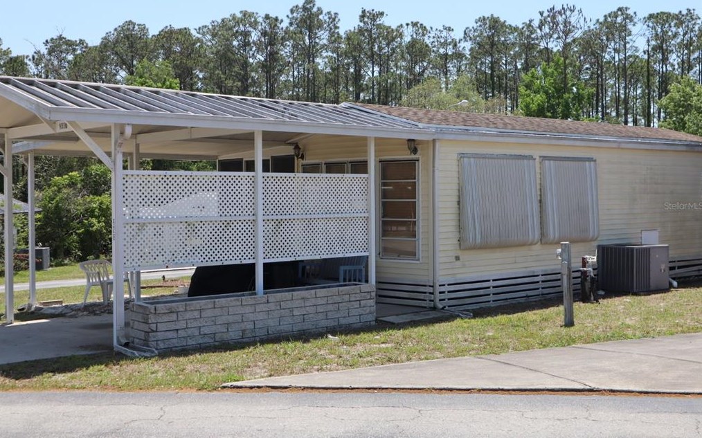 9330 Stingray Dr, Brooksville FL  34613-3961 exterior