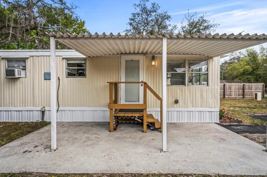 9325 Kiowa Dr, New Port Richey, FL 34654