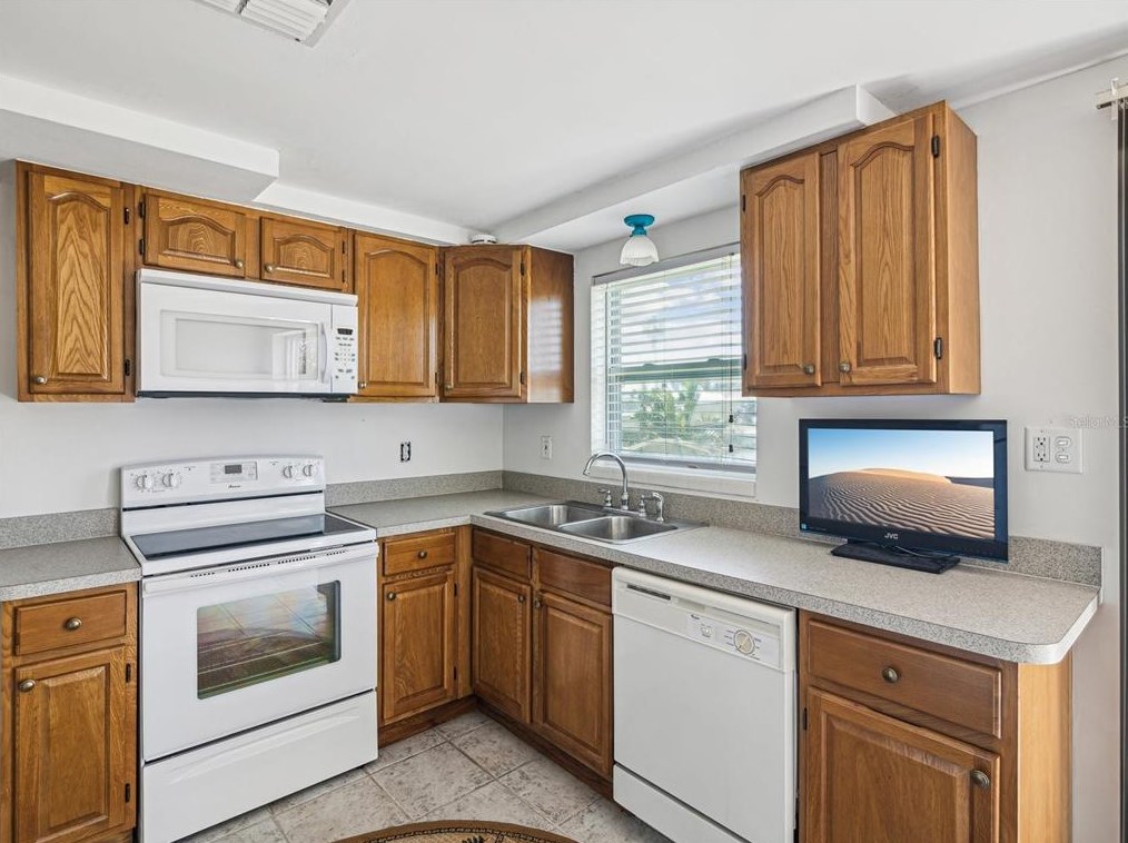 13629 Frances Ave, Port Richey, FL 34667-1588