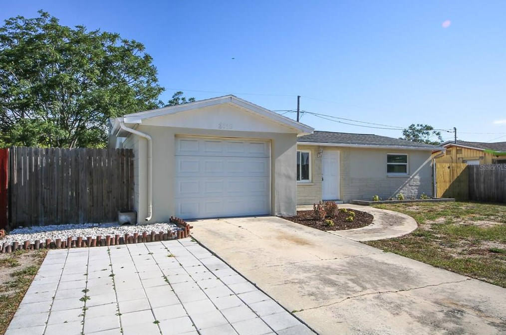 3519 Oxford Dr, Tarpon Springs, FL 34691-5105