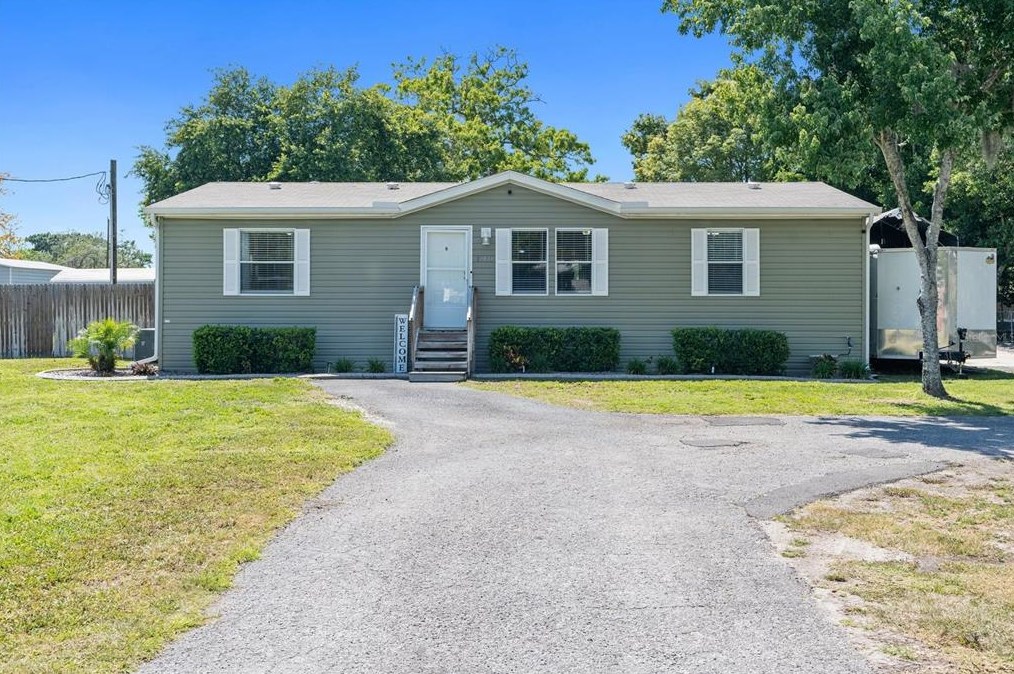 12833 Parkwood St, Port Richey, FL 34669-3843