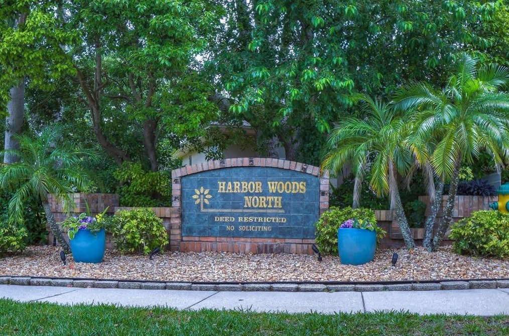 1675 Palomino Dr, Tarpon Springs, FL 34689-8029