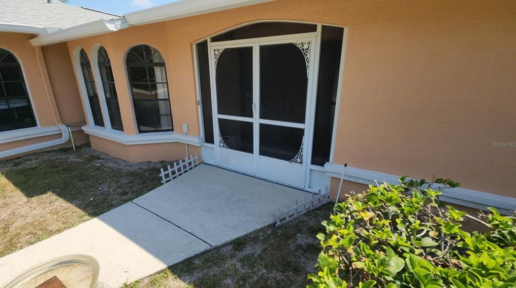 7620 Holiday Dr, Brooksville, FL 34606-6225