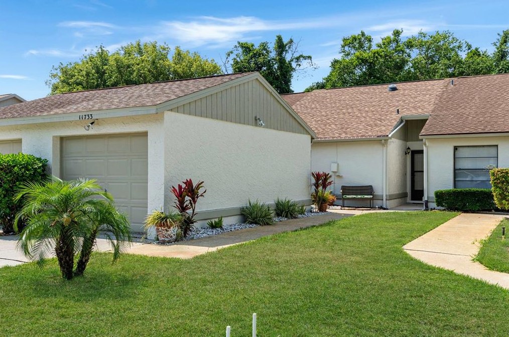 11733 Spring Tree Ln, Port Richey, FL 34668-1154