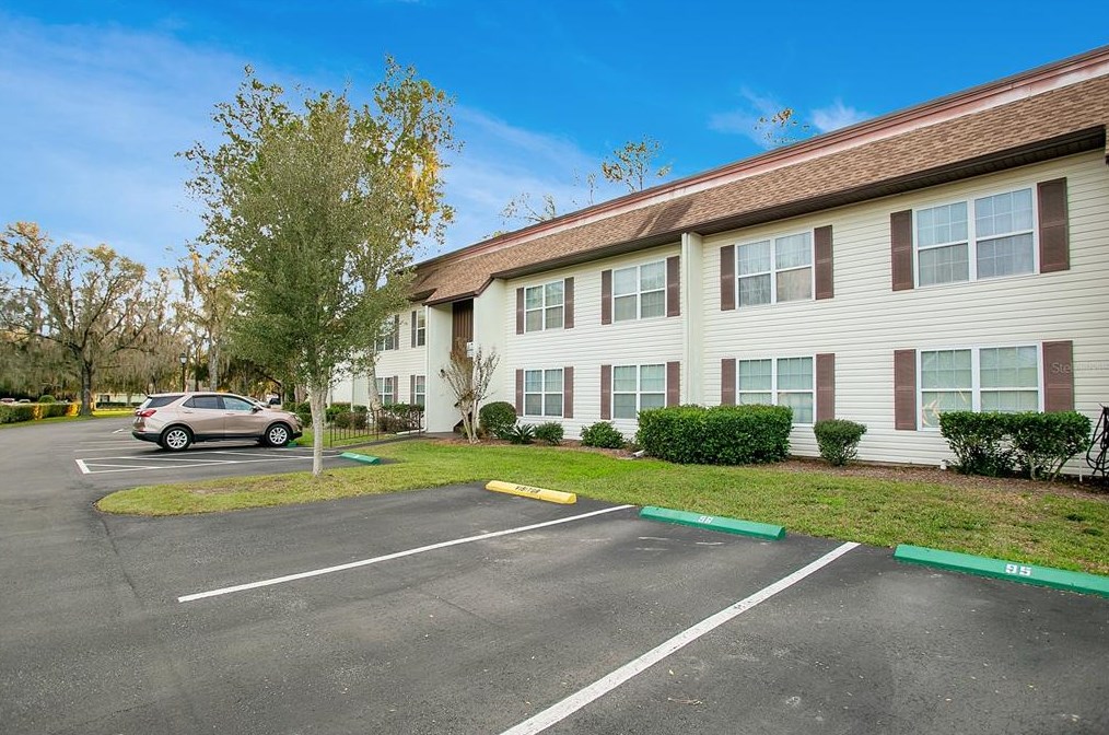 2400 Forest Dr #205, Inverness, FL 34453