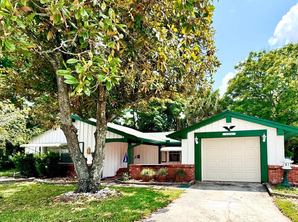 8020 Wild Flower Row, Port Richey FL  34667-2453 exterior