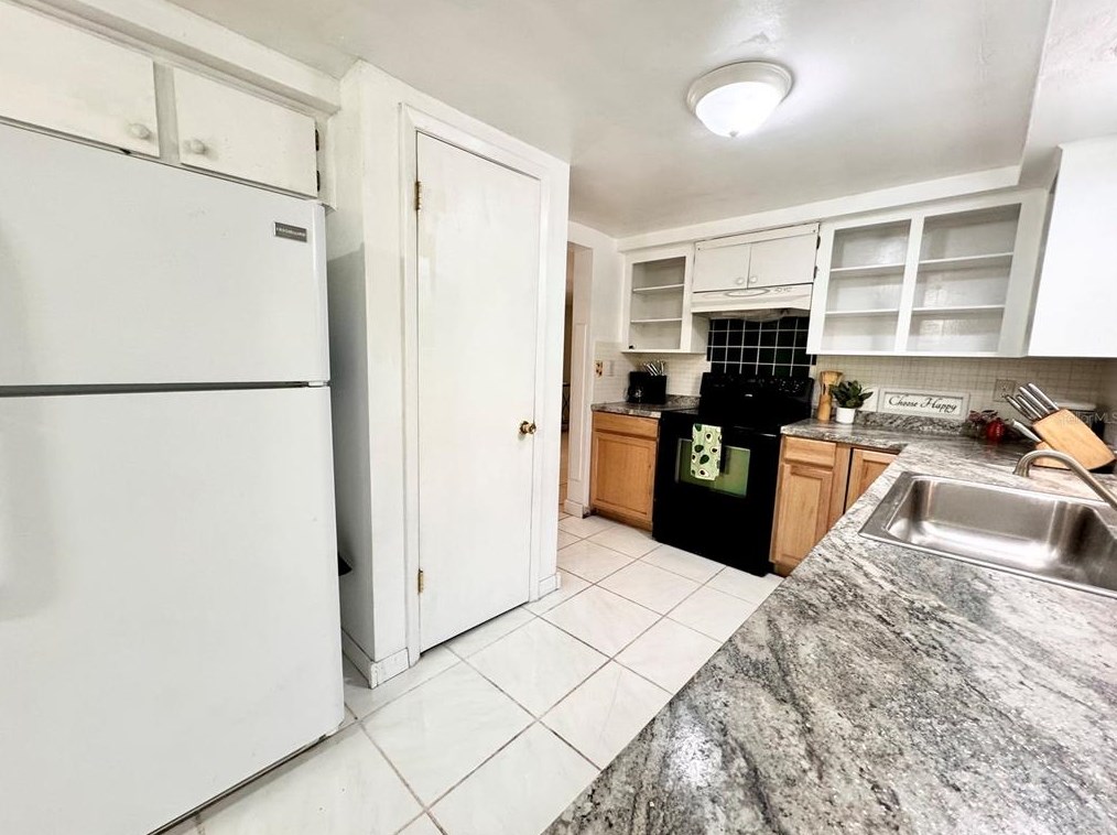 8020 Wild Flower Row, Port Richey FL  34667-2453 exterior