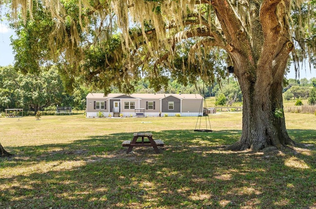 26562 Charlick Rd, Brooksville, FL 34602-8327