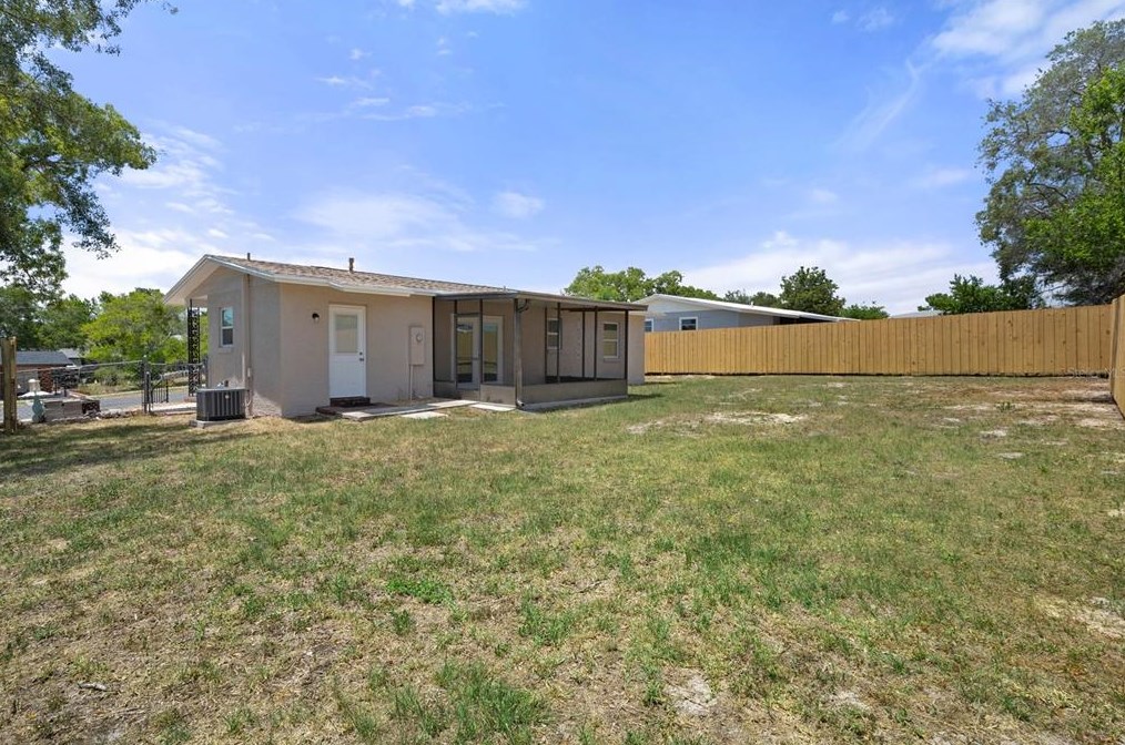 1092 Embassy Ave, Brooksville FL  exterior