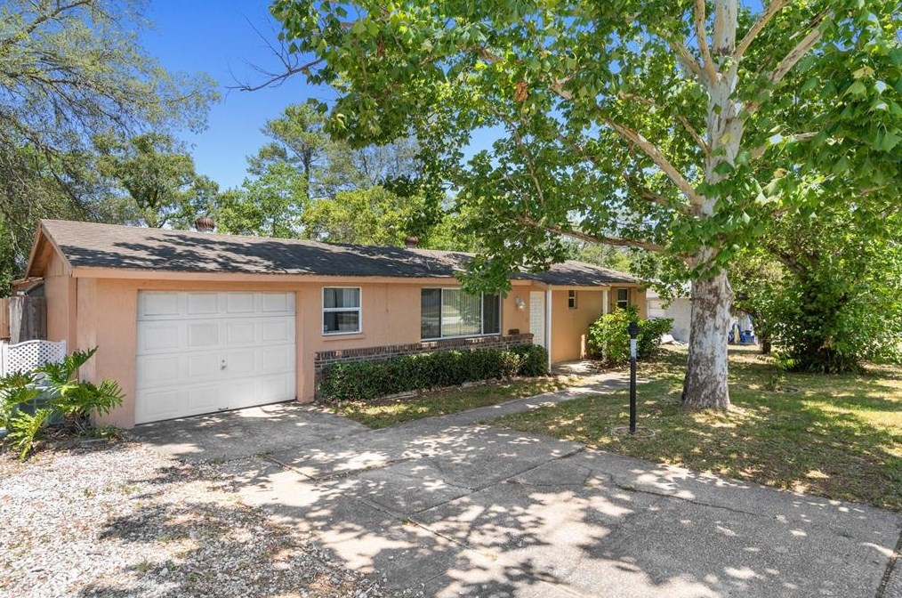 9630 River Rd, Brooksville, FL 34608-3864