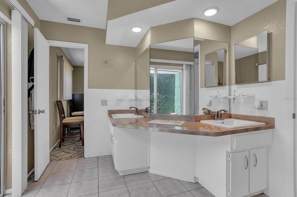 12814 Cedar Rdg Dr, Port Richey FL  34669-2713 exterior