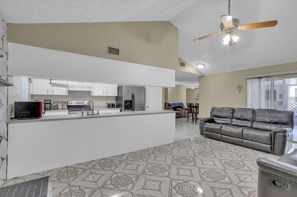 12814 Cedar Rdg Dr, Port Richey FL  34669-2713 exterior