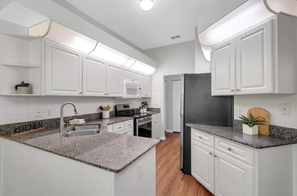 7515 Moorgate Ct, New Port Richey FL  34654-6214 exterior