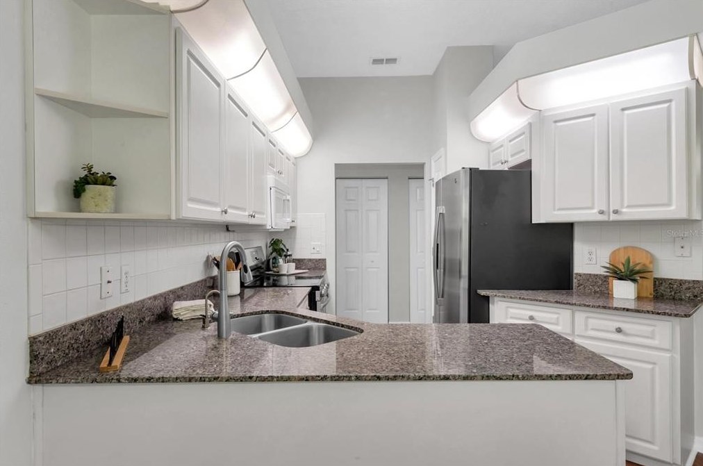 7515 Moorgate Ct, New Port Richey FL  34654-6214 exterior