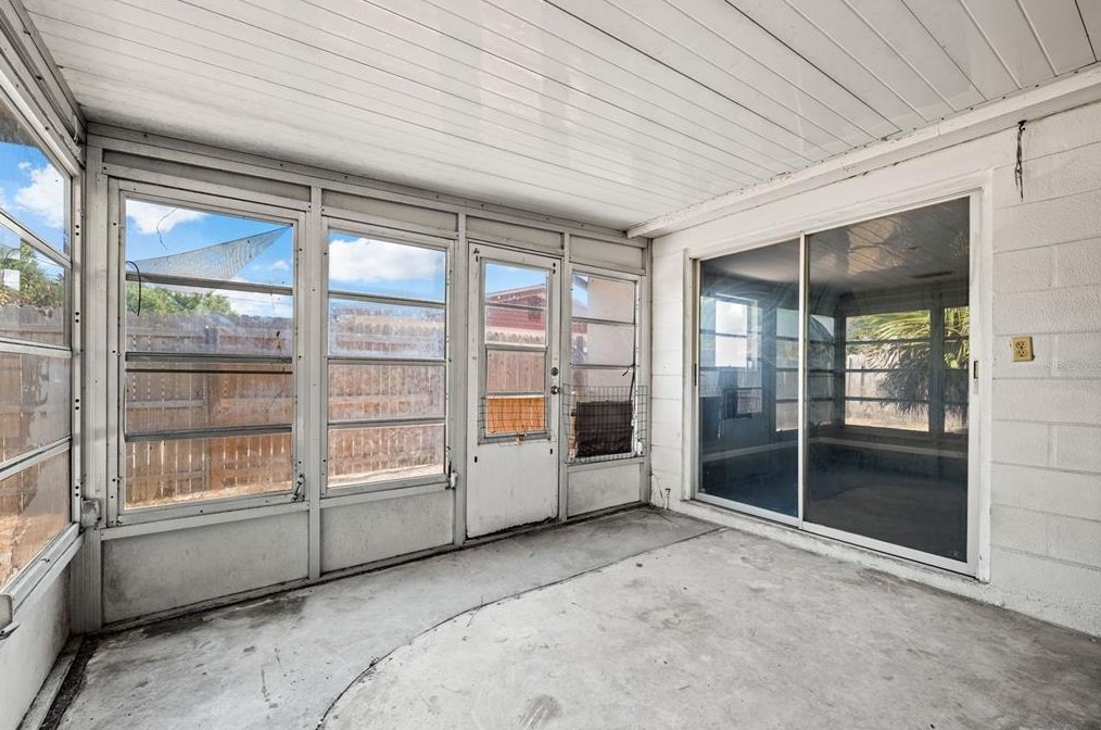 3221 Sanford Dr, Tarpon Springs FL  exterior