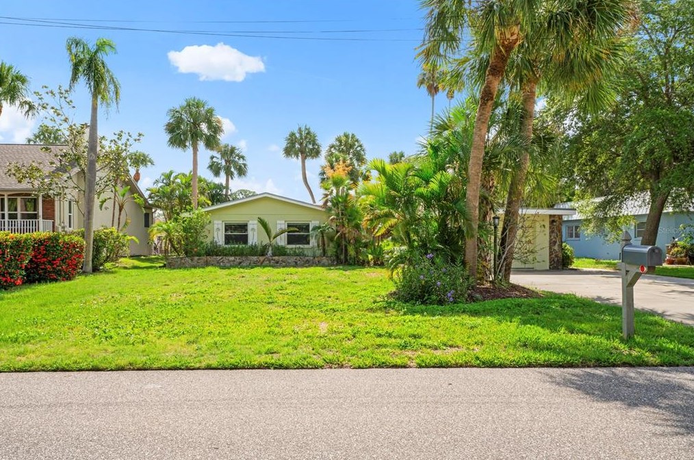 7428 Astor Dr, New Port Richey, FL 34652