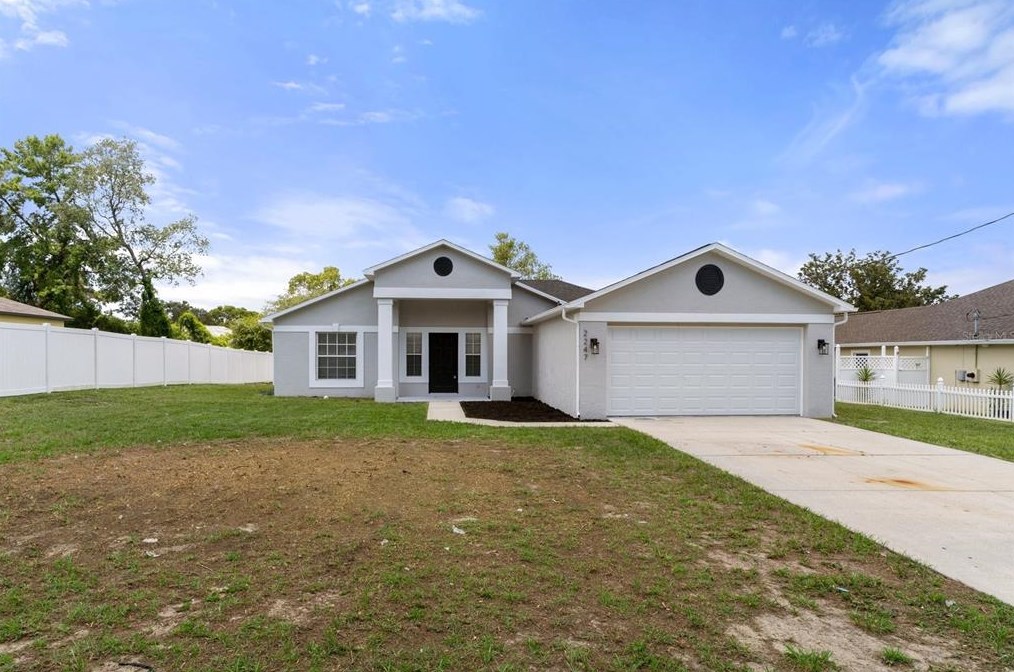 2247 Lake Forest Ave, Brooksville, FL 34609