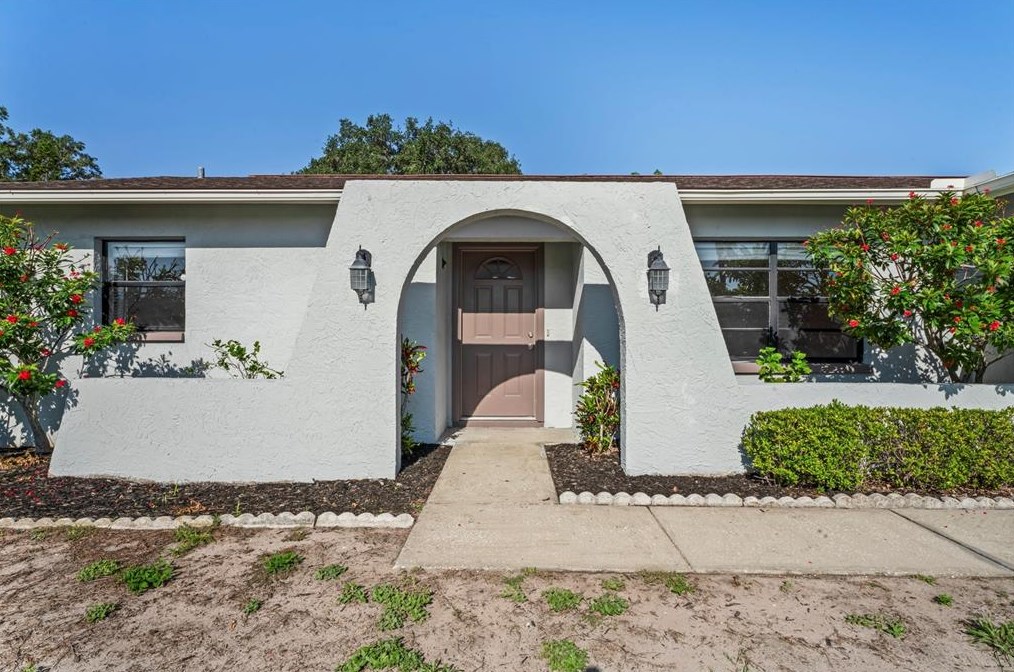 2029 Tumbleweed Dr, Tarpon Springs, FL 34690
