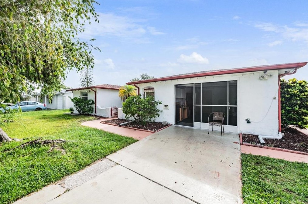 1650 Springdale Dr, Tarpon Springs, FL 34691