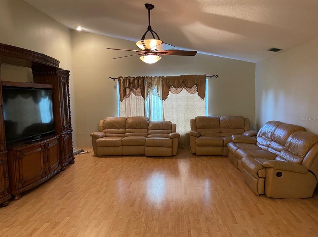 6336 Wooden St, New Port Richey, FL 34653