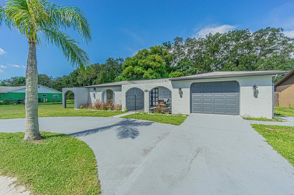 2007 Tumbleweed Dr, Tarpon Springs, FL 34690