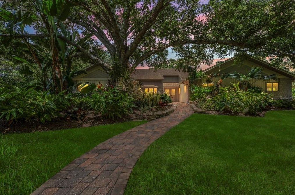 3261 Autumn Dr, Palm Harbor, FL 34683