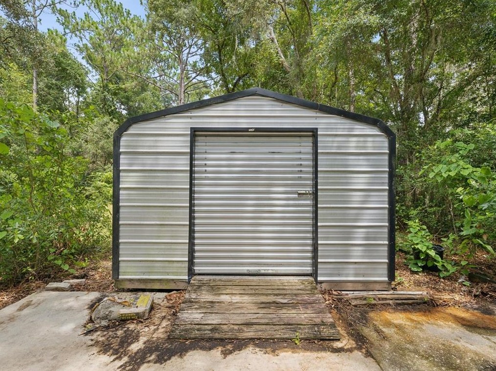 8402 Shaw Rd, Brooksville FL  34602-7182 exterior