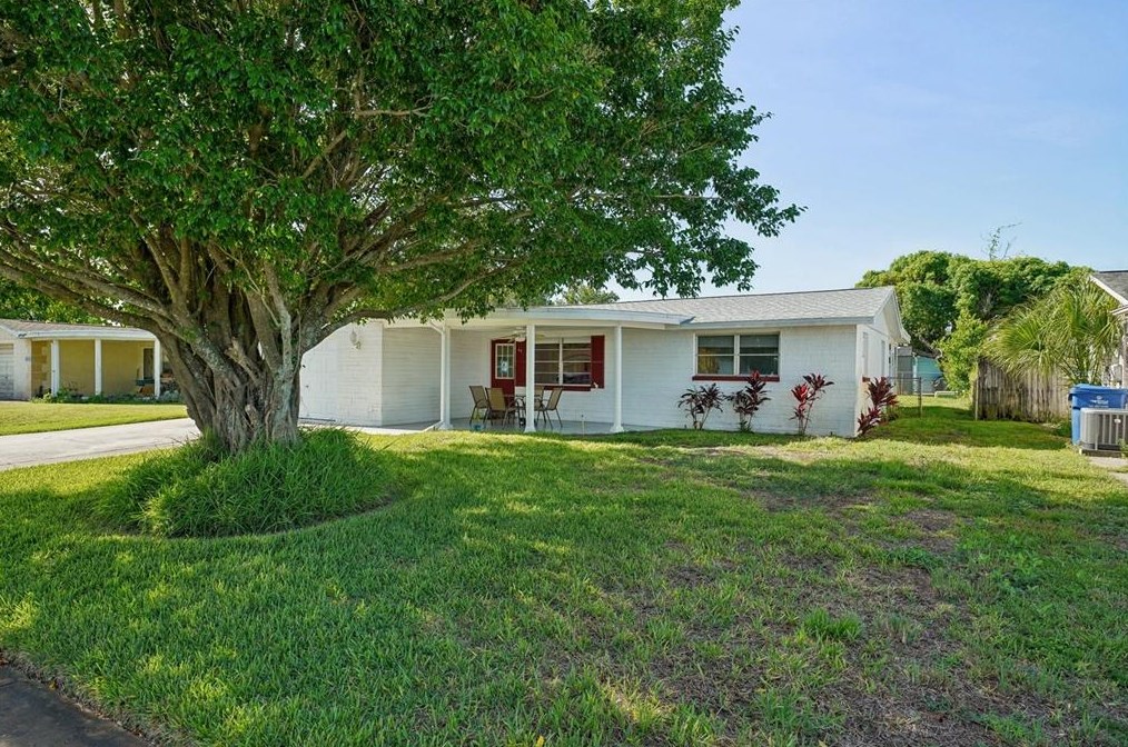 3512 Seffner Dr, Tarpon Springs, FL 34691