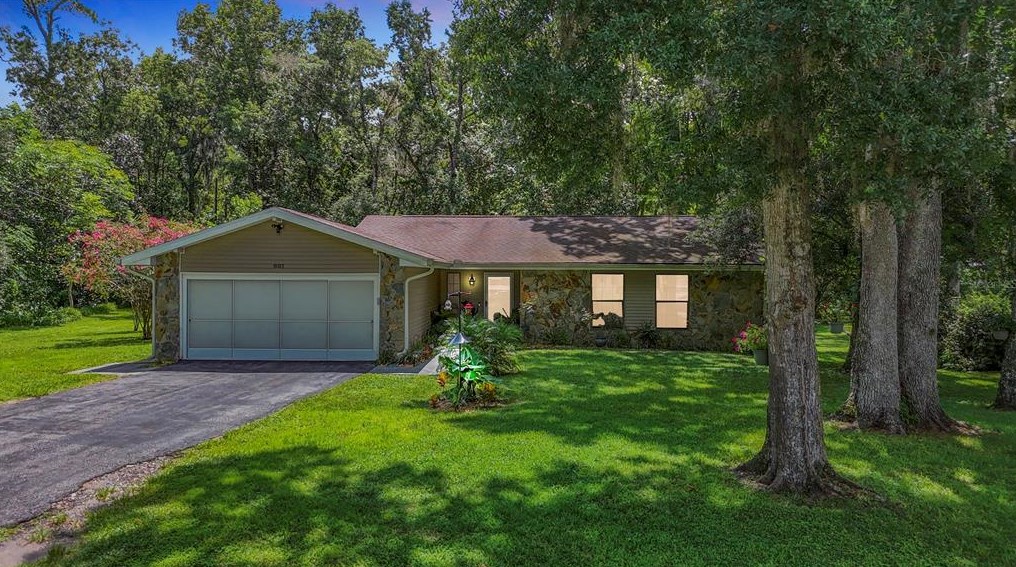 801 Moonlight Ln, Brooksville, FL 34601