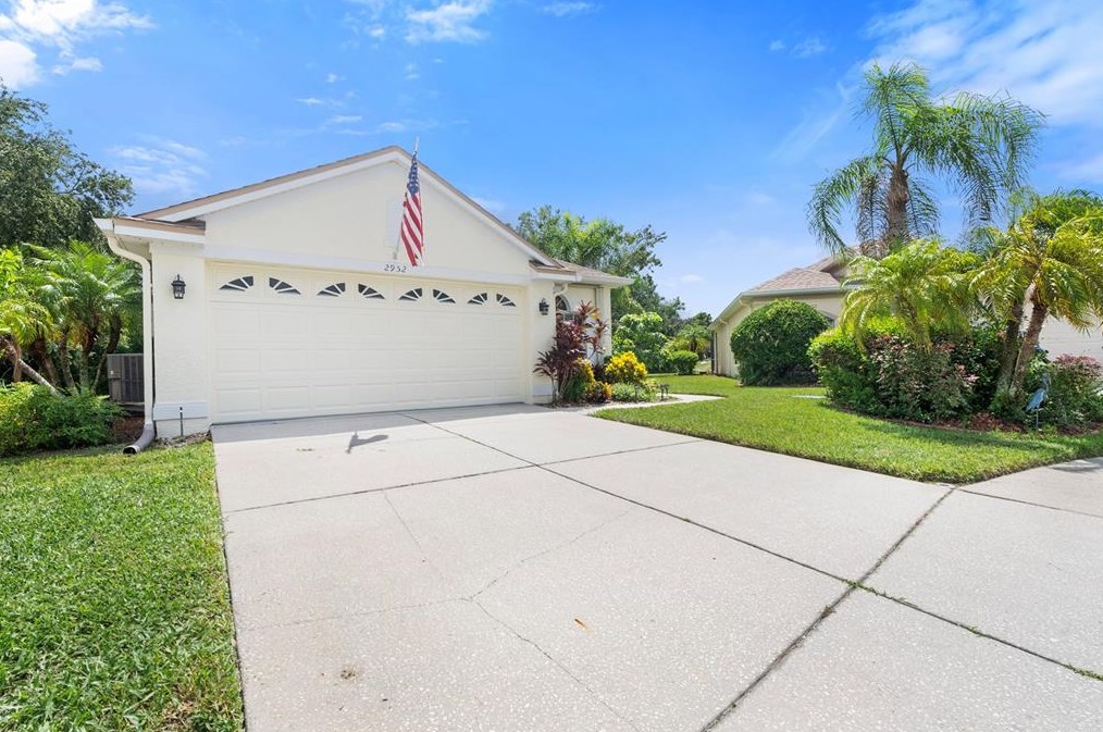 2952 Wood Pointe Dr, Tarpon Springs, FL 34691