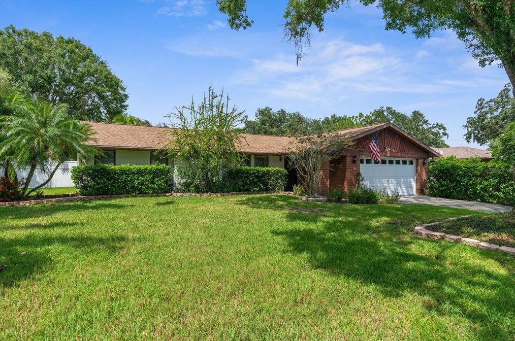 1108 Robinwood Dr, Oldsmar, FL 34677