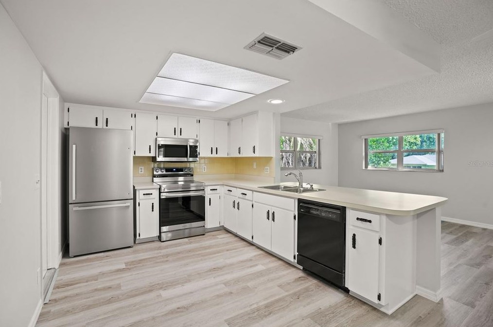 10161 N Darwin Way, Dunnellon, FL 34434