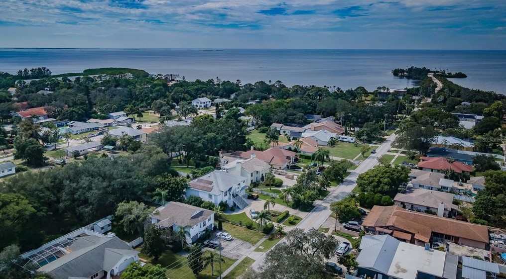 1603 Gulf Rd, Tarpon Springs, FL 34689